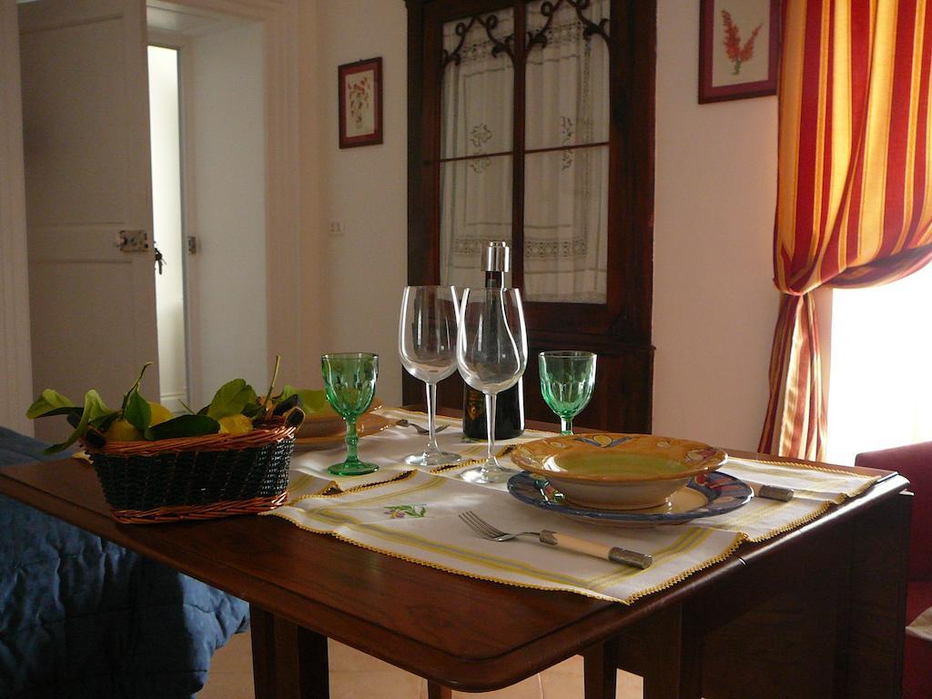 Villa In Gargano - Villa Basso Monte SantʼAngelo Habitación foto
